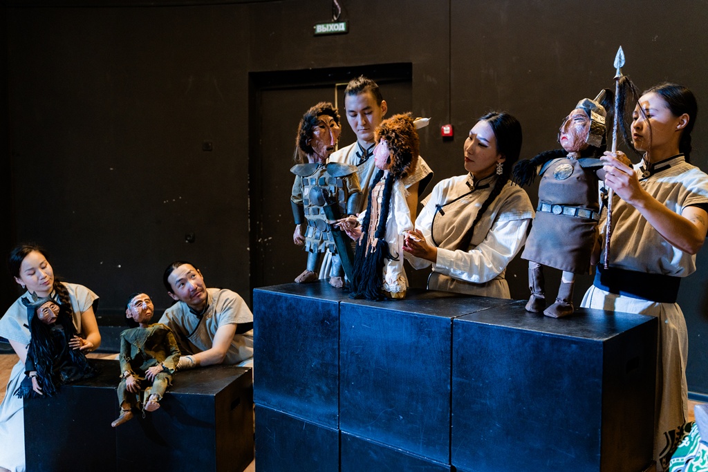 52.05.02 Режиссура театра (Режиссер кукольного театра)