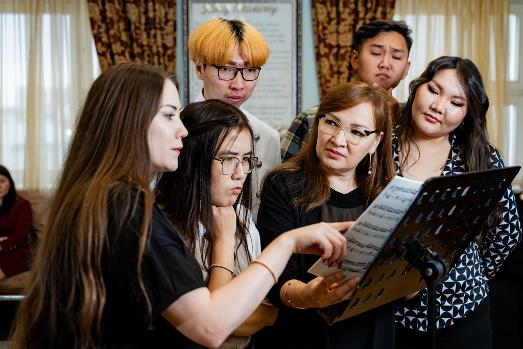 53.03.03 Вокальное искусство (Академическое пение)