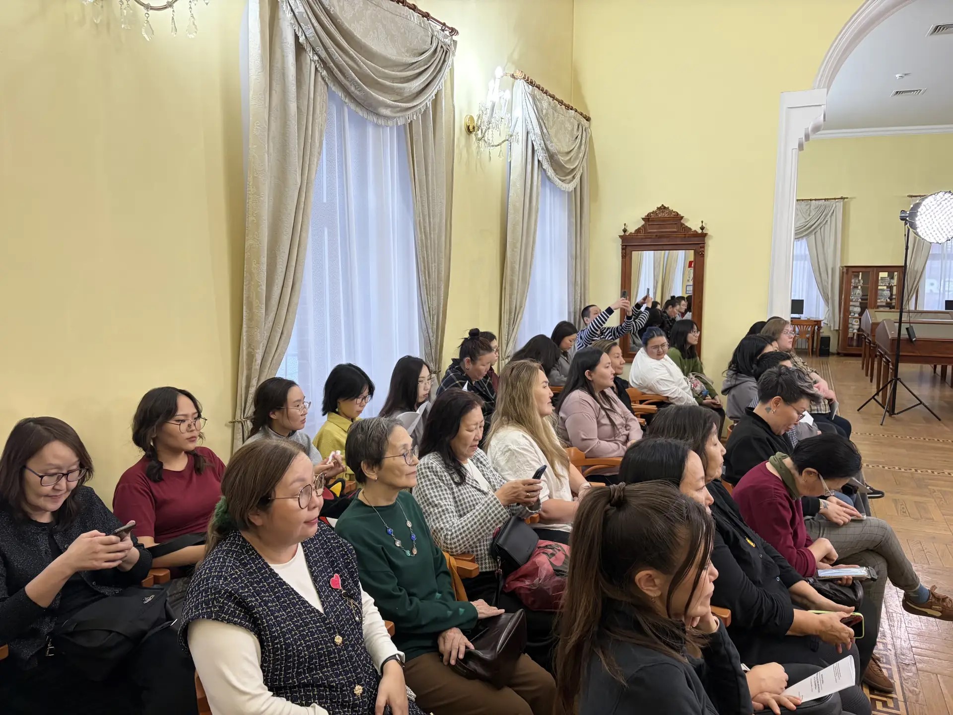 Преподаватели и студенты АГУИККИ приняли участие во Всероссийском круглом столе памяти профессора Юрия Столярова